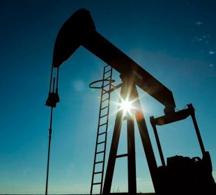 Procura mundial de petróleo poderá registar uma recuperação em 2021