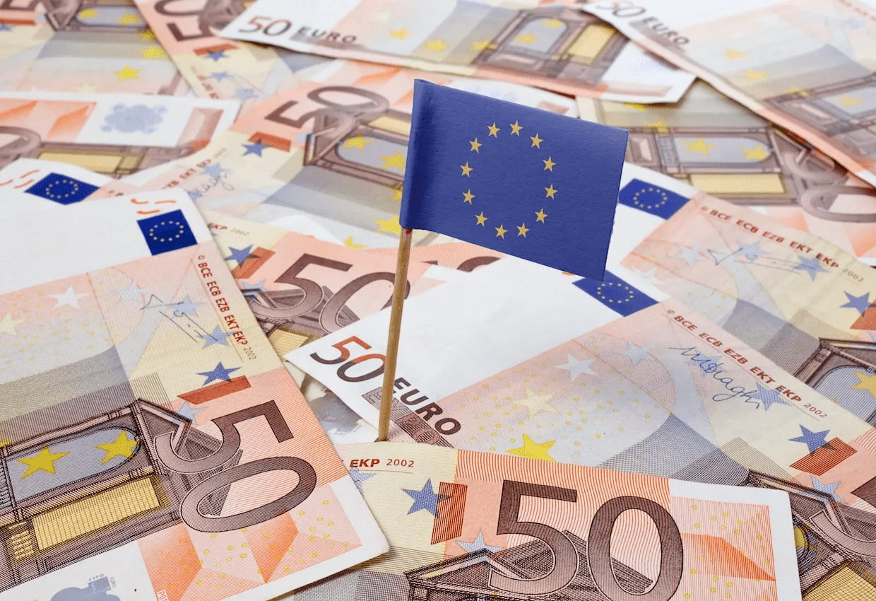 <strong>A economia da zona euro regista uma expansão surpreendente no quarto trimestre</strong>