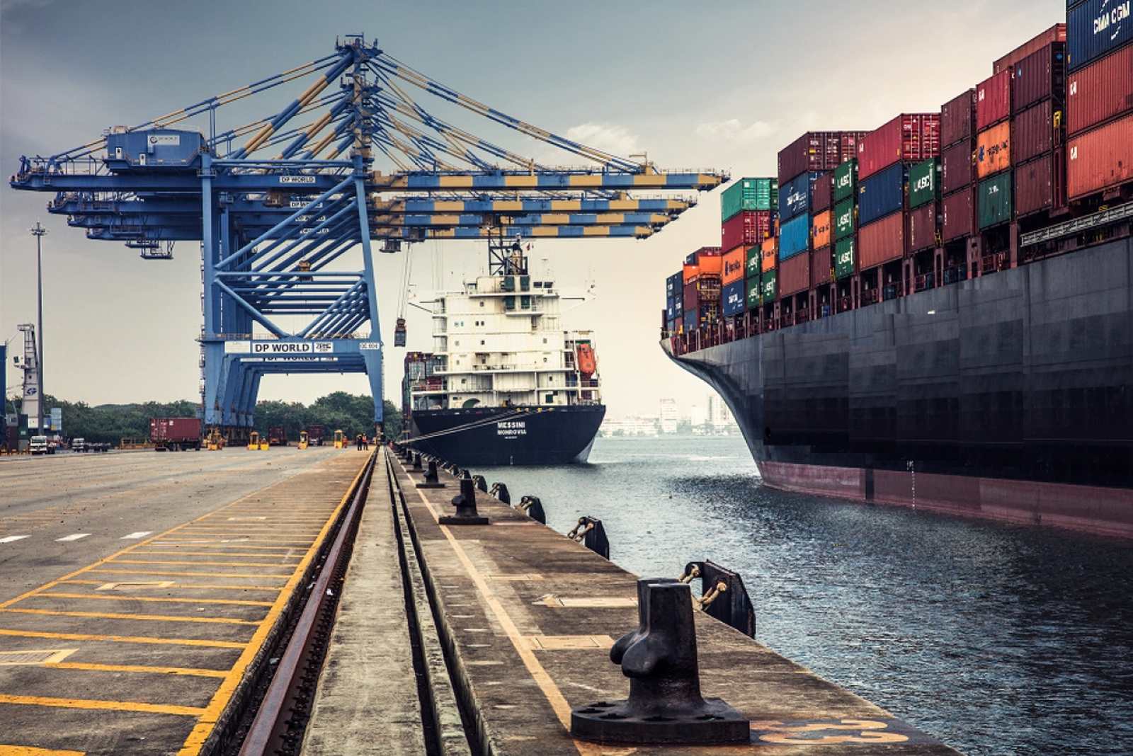 <strong>Comércio marítimo global poderá, em 2023, registar maior queda em décadas</strong>