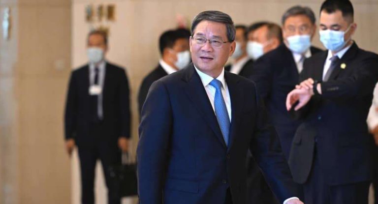Economia da China deve crescer mais rápido no segundo trimestre, diz primeiro-ministro Li Qiang