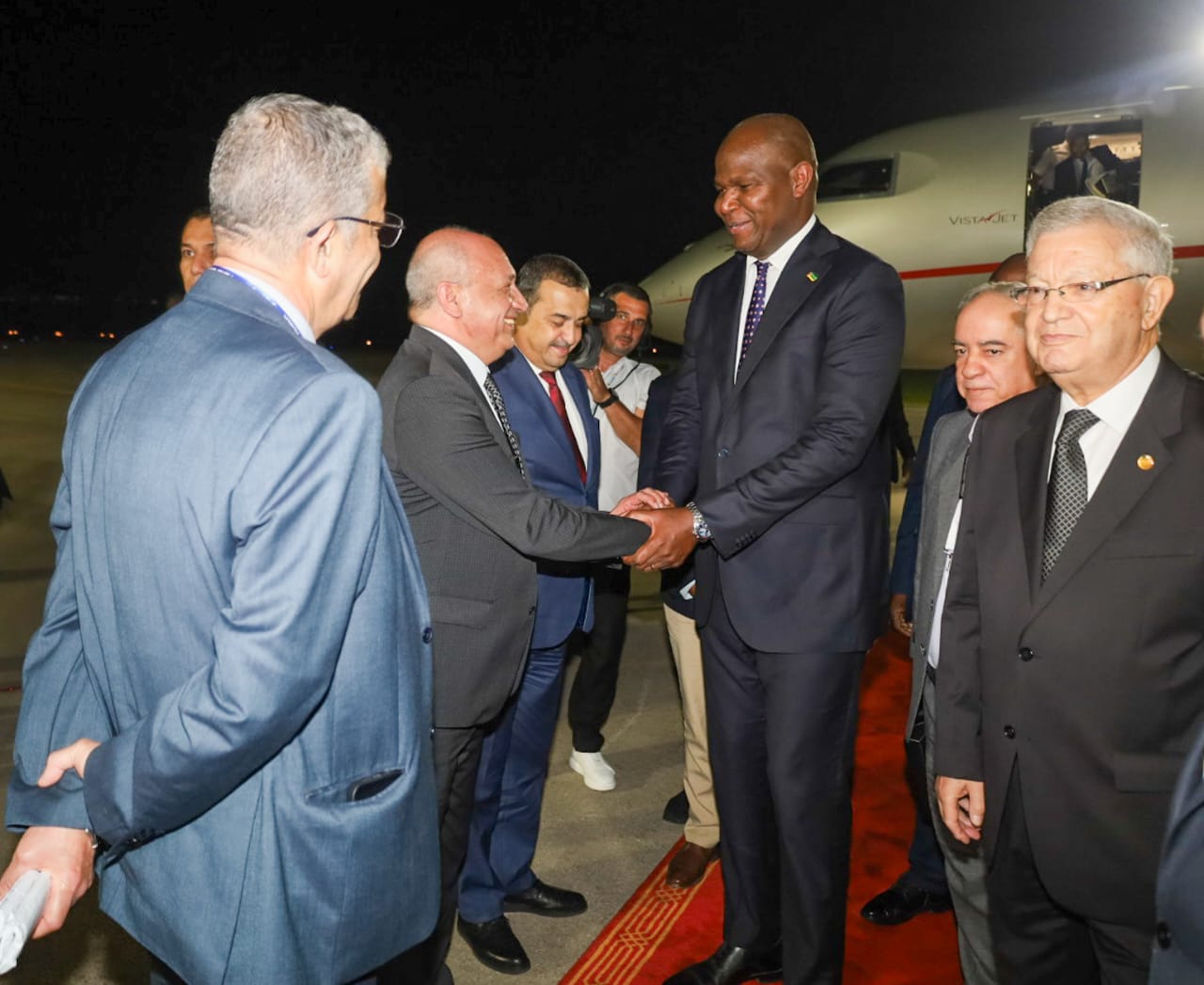 Presidente-Daniel-Chapo-recebido-em-Argelia-para-a-visita-de-trabalho-a-convite-do-homologo-Abdelmadjid-Tebboune-3