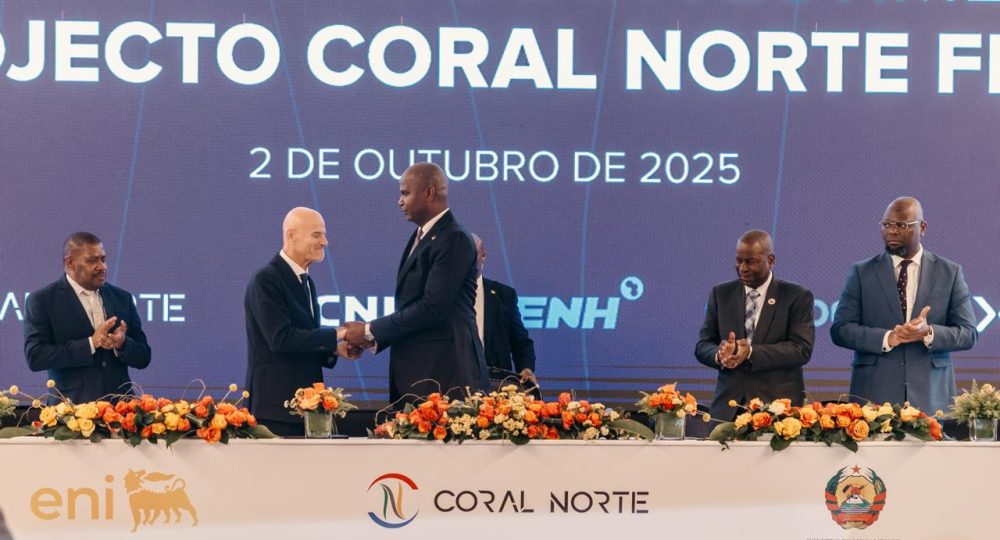 Presidente-da-Republica-participa-na-Cerimonia-do-Anuncio-da-Aprovacao-da-Decisao-Final-de-Investimento-do-Projecto-Coral-Norte-FLNG-da-Bacia-do-Rovuma-provincia-de-Cabo-Delgado-13