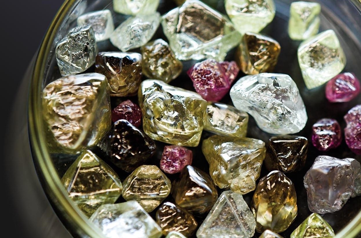 Governo Prepara Pacotes de Investimento Para Processar Minerais Localmente