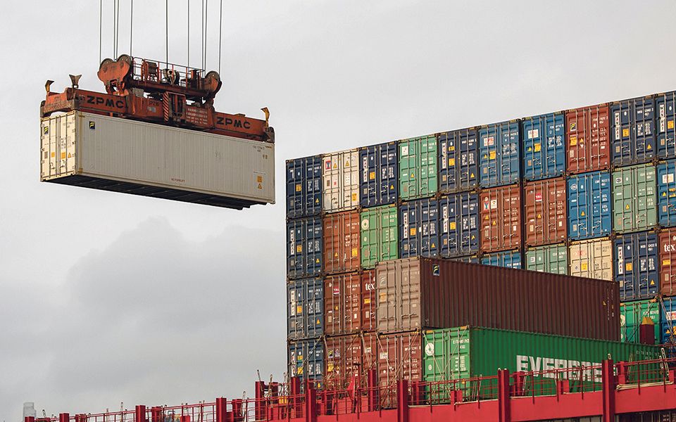 Défice Da Balança Comercial Aprofunda-se Com Recuo Das Exportações E Dinamismo Das Importações