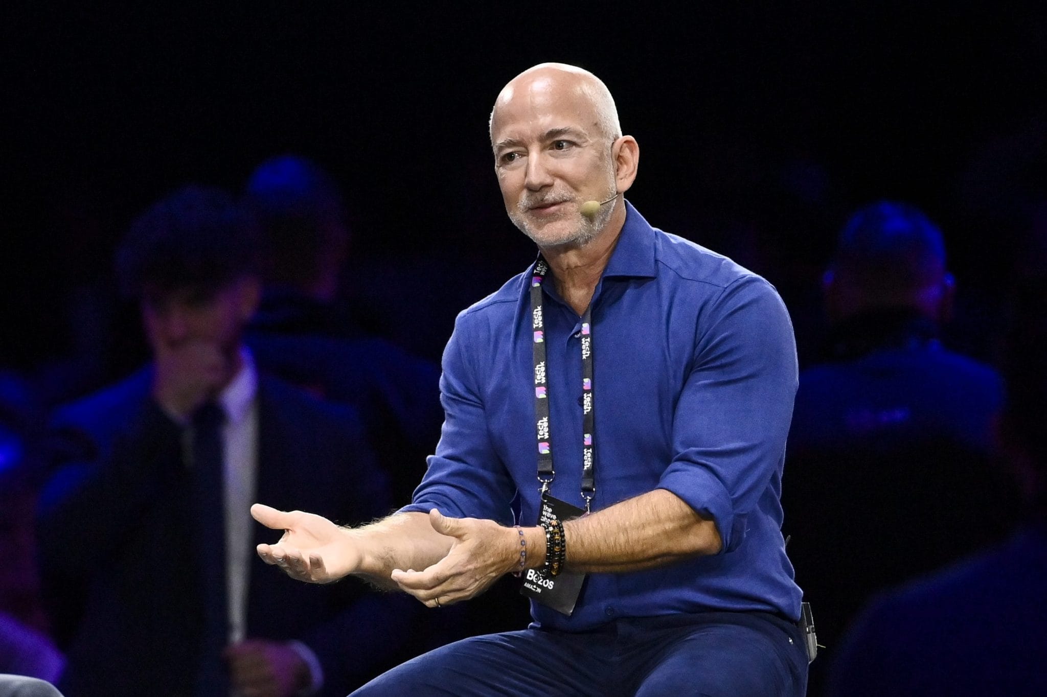 Bezos Diz Que IA Vai Criar Mais Empregos Para Humanos E Não Substituí-Los