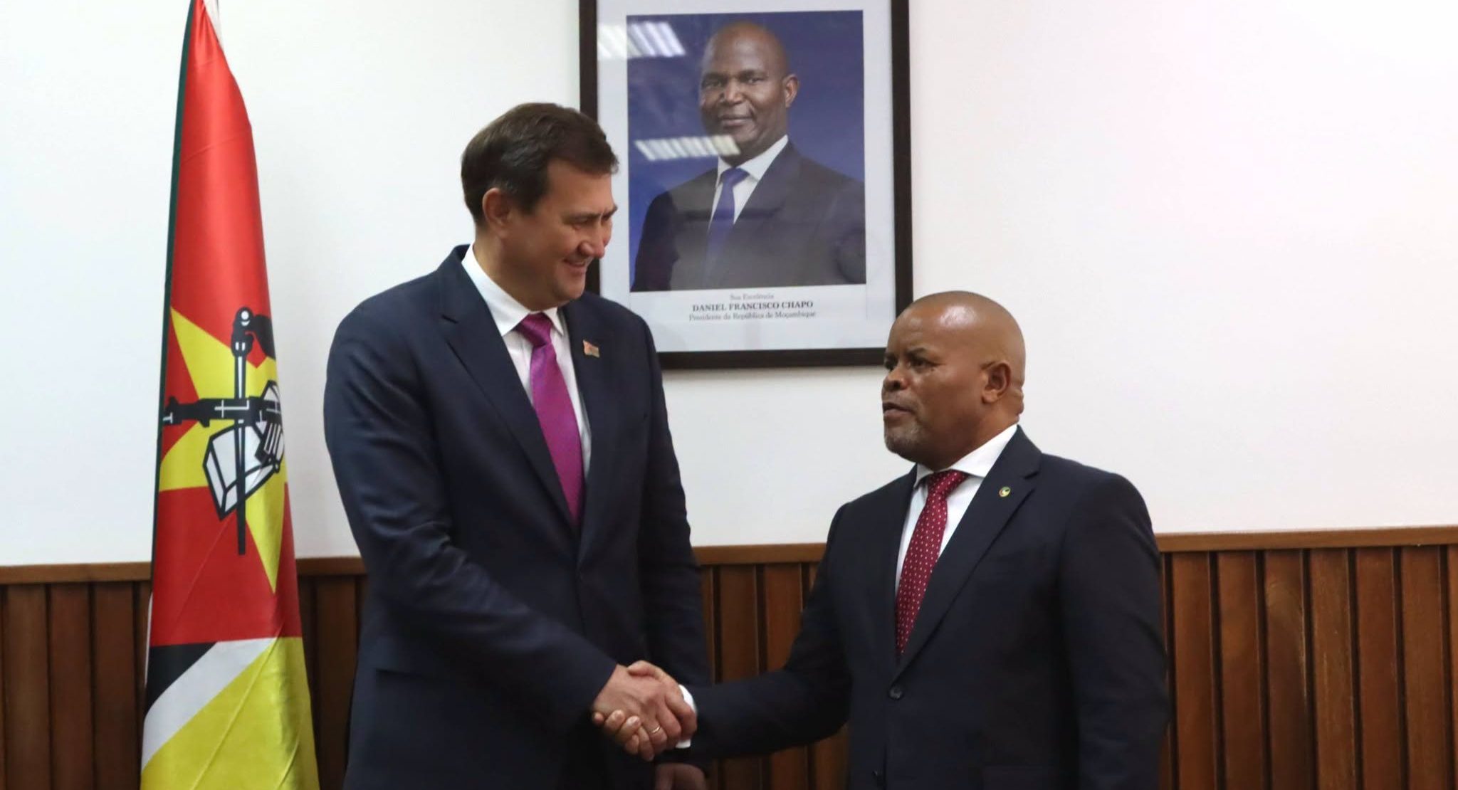 Moçambique E Bielorrússia Desenham Financiamento Para Mecanizar A Agricultura Familiar