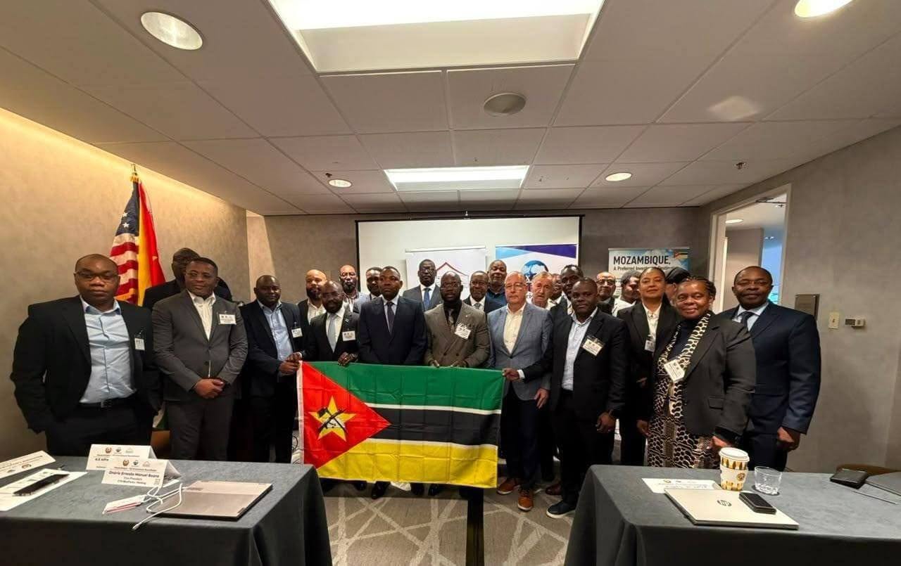 Moçambique Procura Converter Diplomacia Com Houston Em Investimento Produtivo