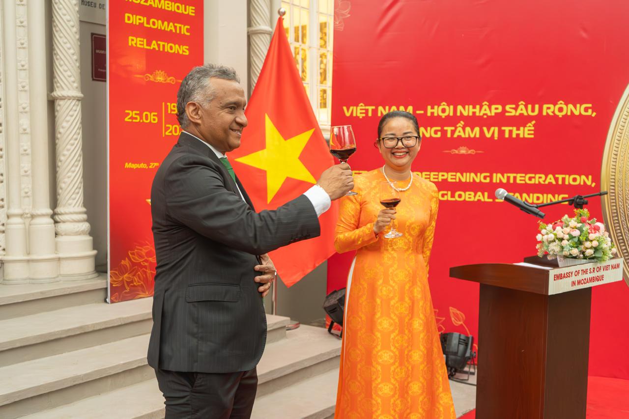 Vietname Propõe Nova Etapa Económica Na Parceria Histórica Com Moçambique