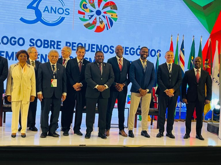 CPLP Procura Converter Língua Comum Em Mercado Para Pequenos Negócios