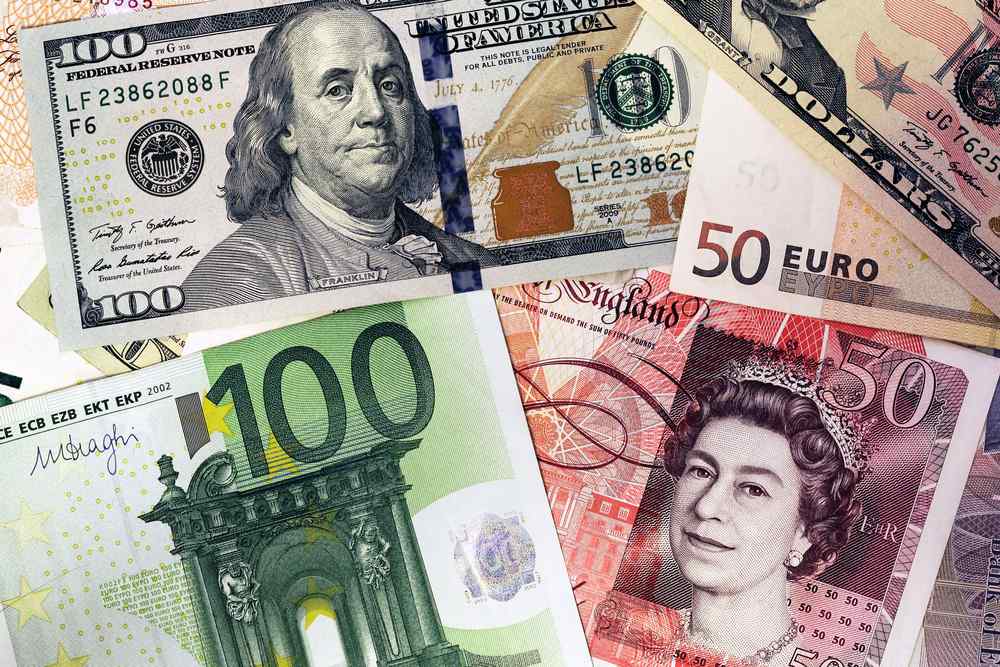 Dólar Ganha 2,5% Face ao Euro e Fecha Setembro Apoiado Pelos Juros Altos