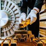 Ouro Recupera Patamar dos US$ 4.000 Após Queda de 4% e Mercado de Metais Preciosos Aguarda Decisão da Fed