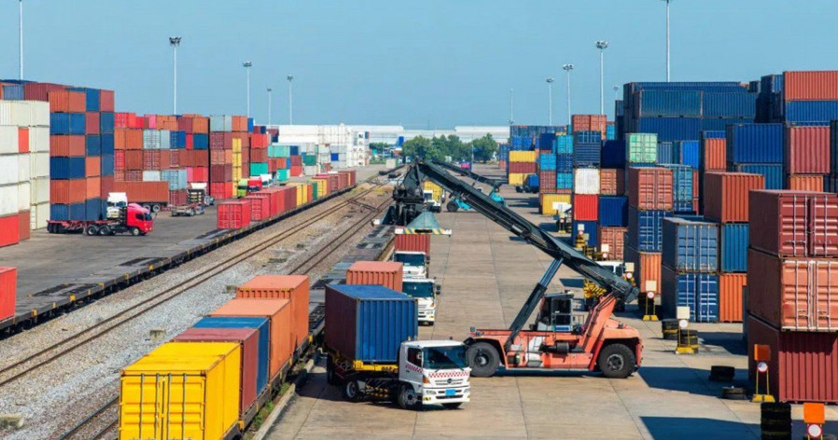 Terminal logístico de contentores