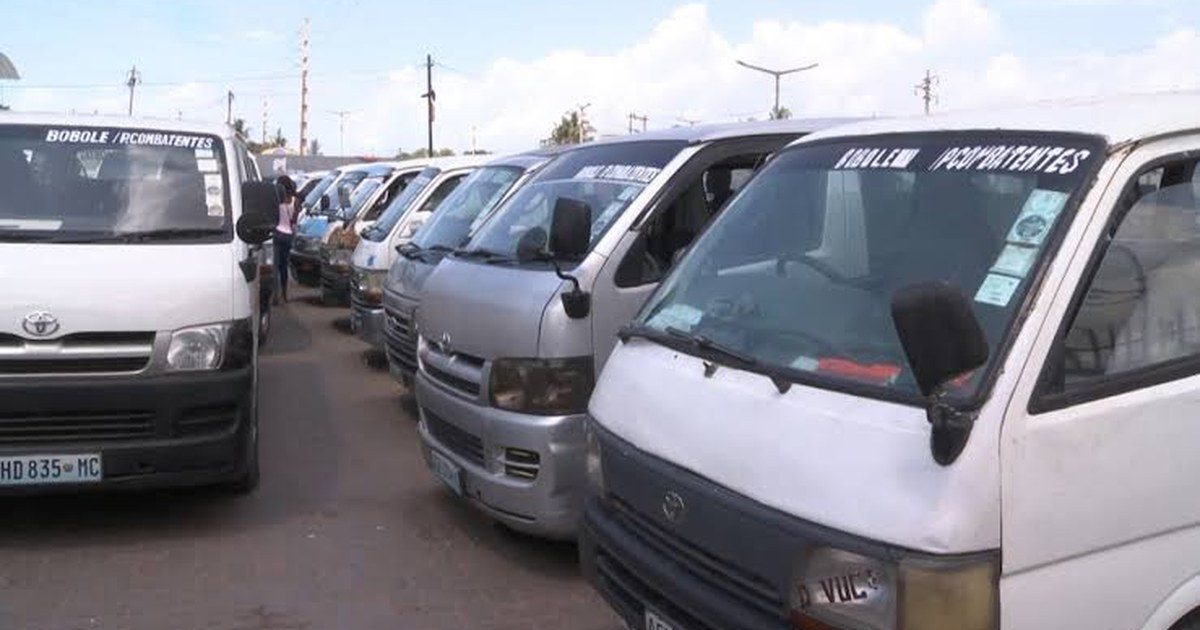 Transportes semi-colectivos em Maputo